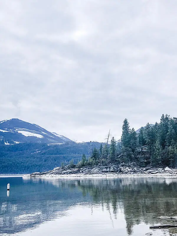 Photograph of Arrow Lake